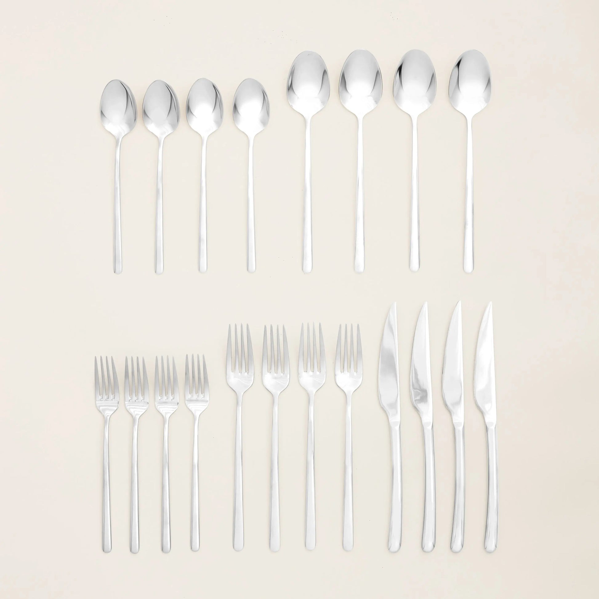 Emilia Mirror 20-Piece Flatware Set Italic