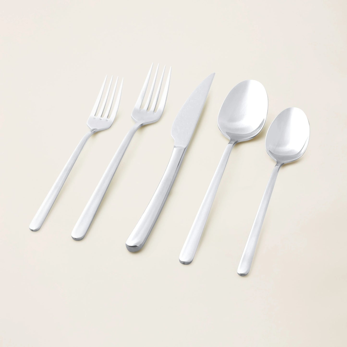 Emilia Mirror 20-Piece Flatware Set Italic