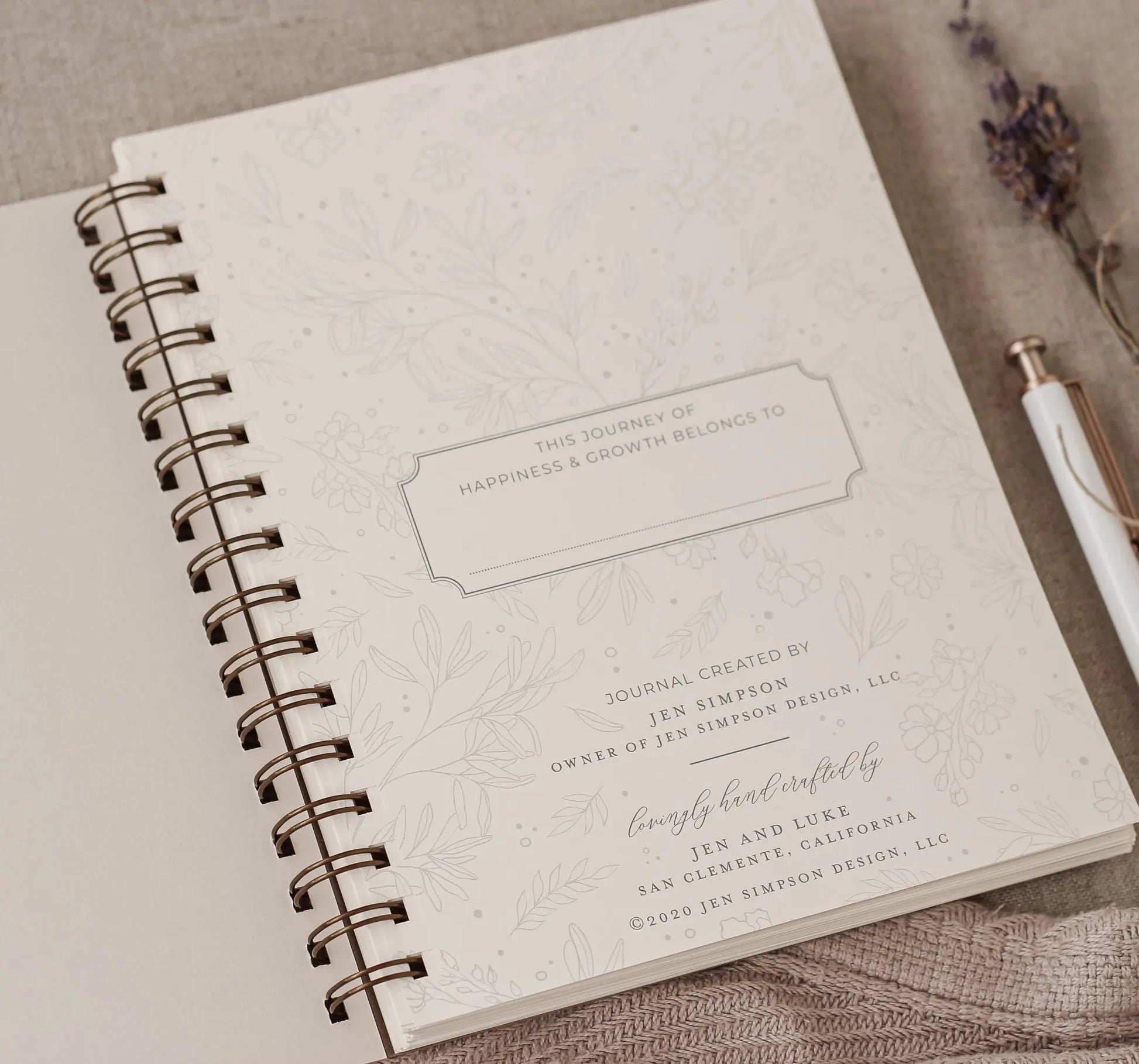 Surround Yourself with Happiness // A Daily Journal to Manifest Happiness, Gratitude, and Personal Growth Jen Simpson Design, LLC
